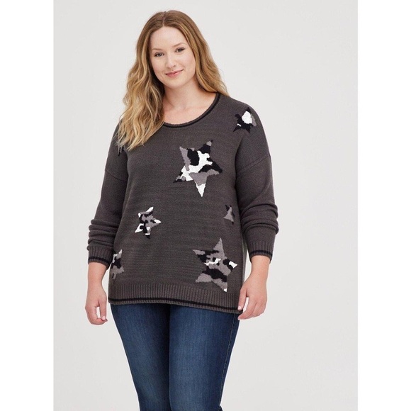 TORRID Grey Star Camo Print Knit Crewneck Sweater Women’s Size 0 Large - Picture 2 of 7
